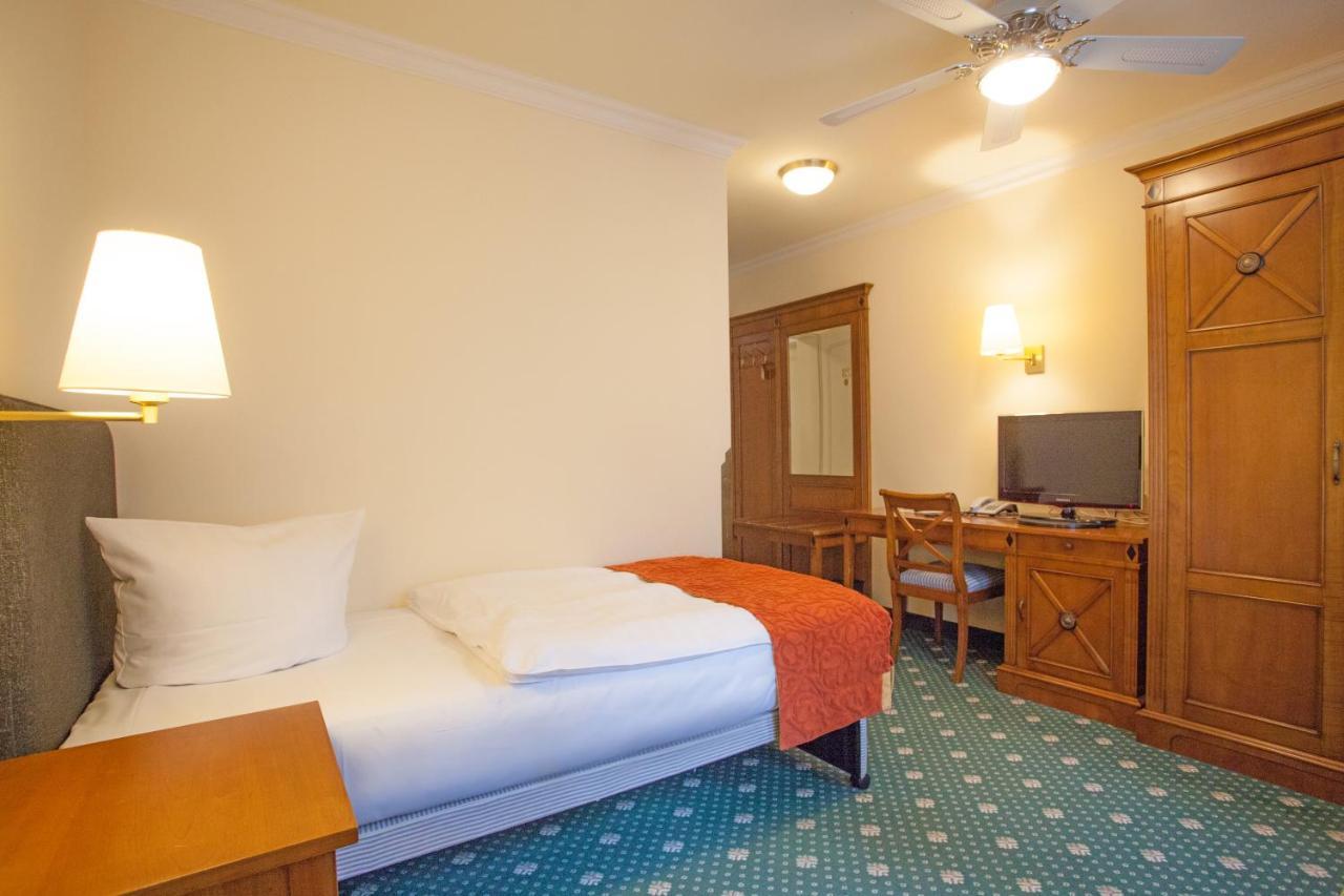 Stadthotel Herzog Ludwig Landshut Exterior foto